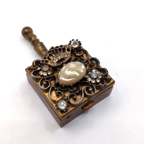 Vintage Handled Gold Tone Snuff / Pill Box with Rhinestones & Faux Pearl on Lid - Picture 1 of 12